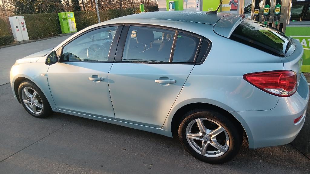 Voiture, Autos, Chevrolet, Particulier, Cruze, Diesel, Euro 5, Berline, 5 portes, Boîte manuelle, Bleu, Noir, Tissu, Traction avant