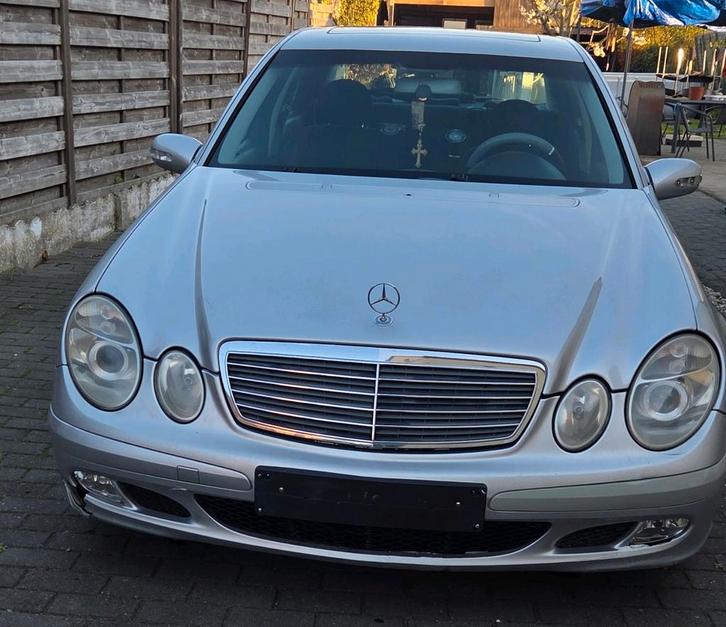 Mercedes w211 200 D, Auto's, Mercedes-Benz, Particulier, E-Klasse, Achteruitrijcamera, Cruise Control, Lichtmetalen velgen, Diesel