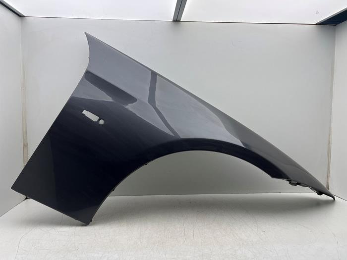Aile avant droite d'un BMW 3-Serie, -, 3 mois de garantie, Utilisé, -