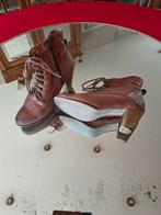 Elegante cognackleurige lederen veterlaarsjes, Ophalen