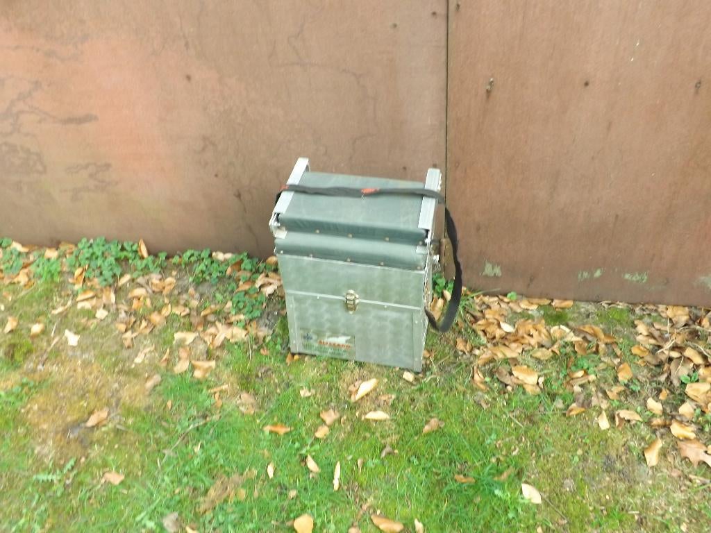 een visbak van BIFA met leuning vol met klein materiaal, Ophalen, Gebruikt