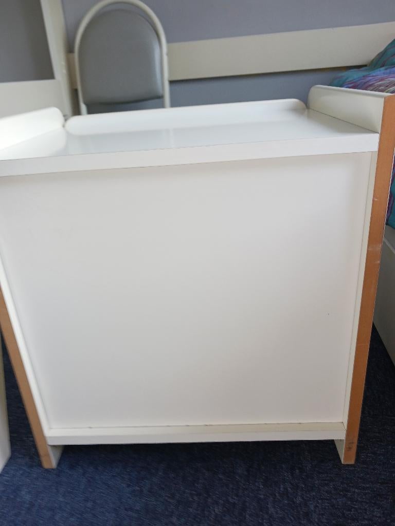 Wit nachtkastje, Ophalen, Gebruikt