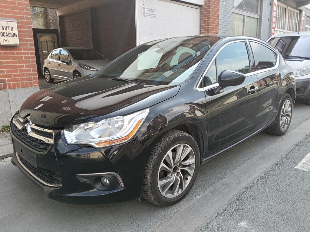 Citroën Ds4 16 hdi 316000 km, Auto's, Euro 5, Zwart, 5 deurs, Particulier