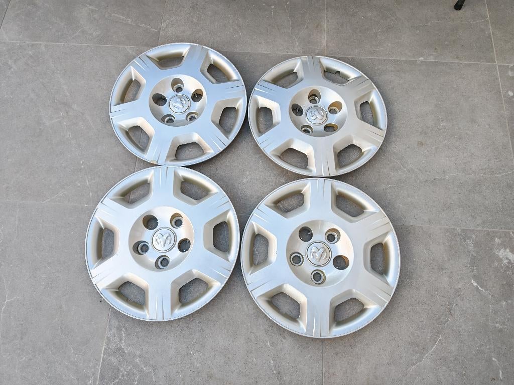 Dodge Journey 16' wieldoppen, Ophalen