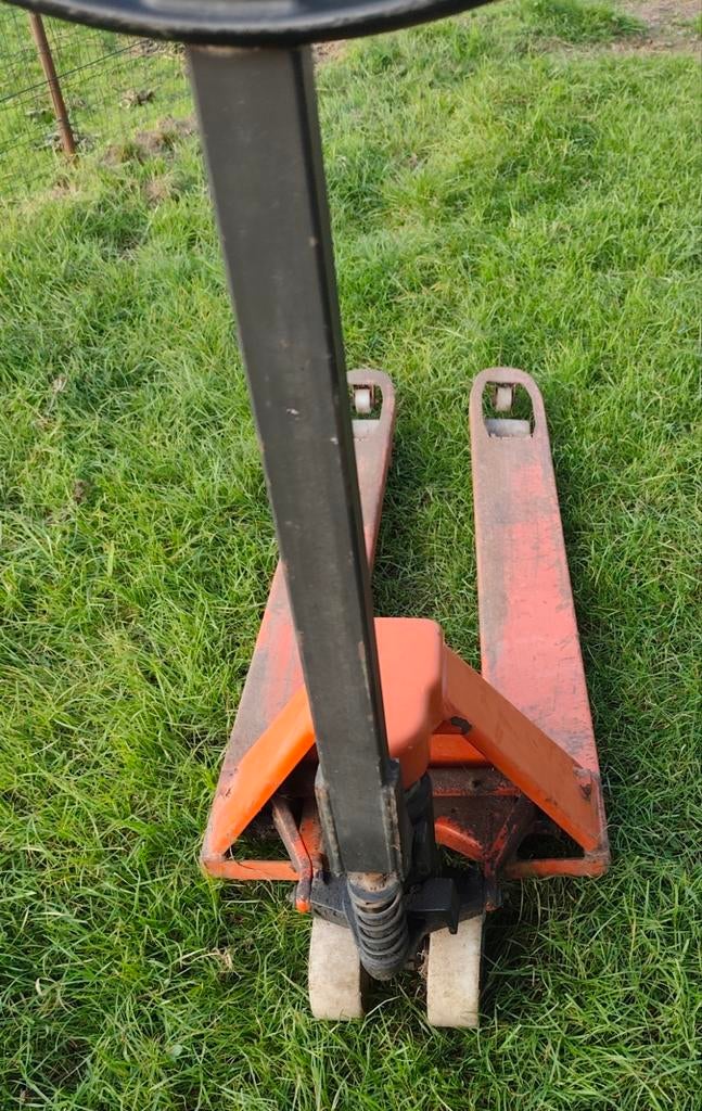 Transpalette de marque BT en bon état, Enlèvement