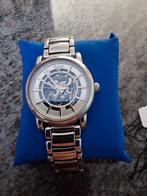 Montre homme armani, Enlèvement