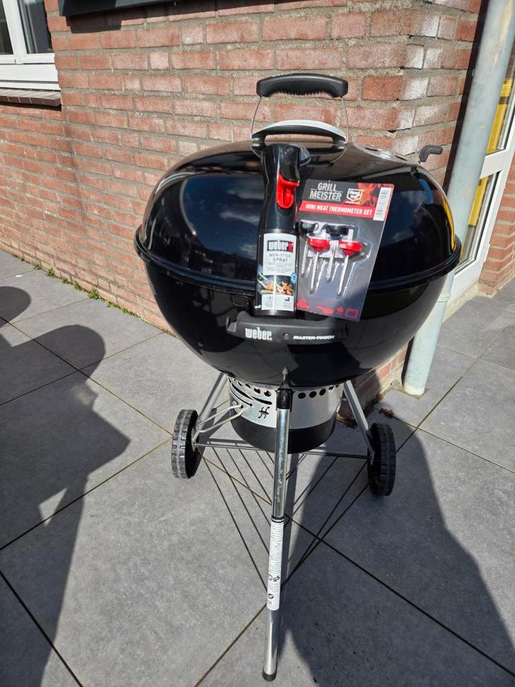 Weber Master-Touch GBS 57 met nieuwe spray en thermometers, Jardin & Terrasse, Barbecues au charbon de bois, Enlèvement