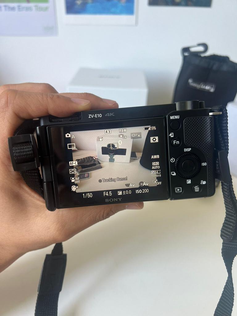 Sony ZV-E10 4K-camera +16-50mm OSS 2 met accessoires, Ophalen, Zo goed als nieuw, Camera, Sony