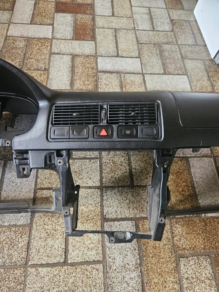 Tableau de bord golf 4 ou bora, Enlèvement, Neuf, Volkswagen