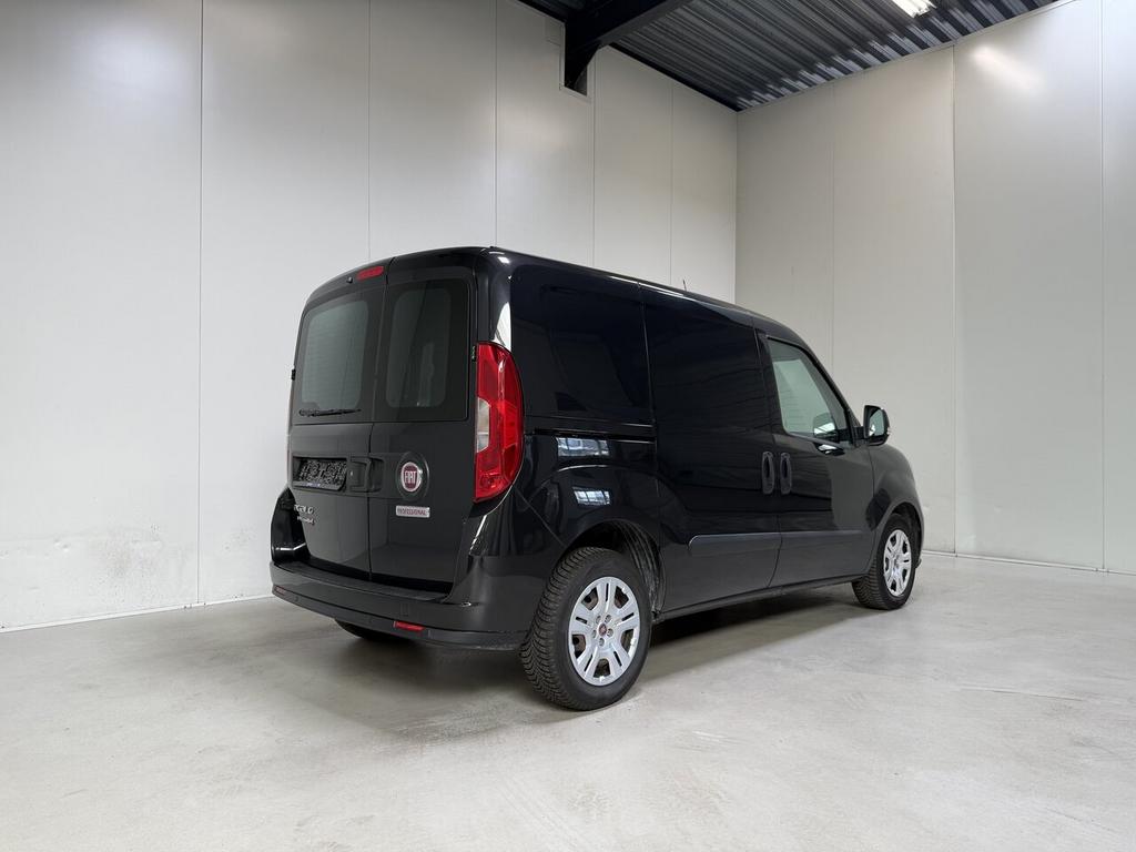 Fiat Doblo 1.6d Man. 3PL - Lichte Vracht - Airco - GPS - To, Auto's, Bestelwagens en Lichte vracht, Zwart, 0 kg, Zwart, Particulier