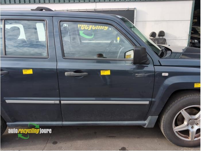 Portier 4Deurs rechts-voor van een Jeep Patriot, Jeep, Gebruikt, -, Deur