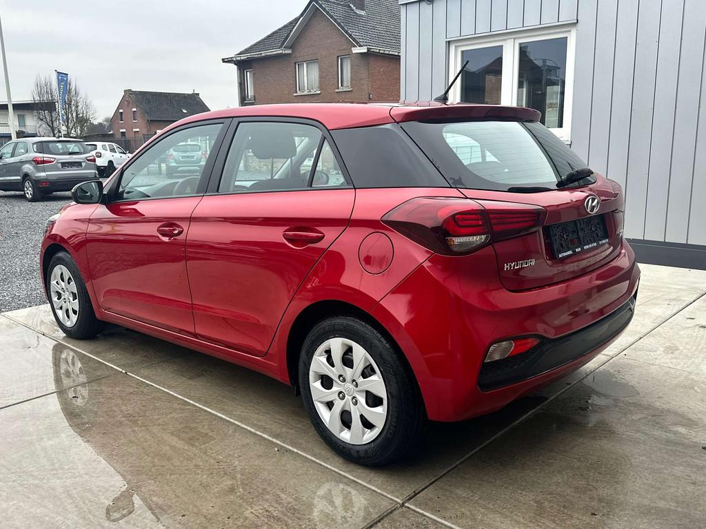 Hyundai i20 i20 1.2 * 12 m garantie *, Autos, Hyundai, Rouge, Achat, 74 ch, Euro 6