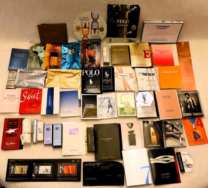 Lot van 50 parfum staaltjes, Verzamelen, Parfumverzamelingen, Zo goed als nieuw, Miniatuur, Ophalen of Verzenden