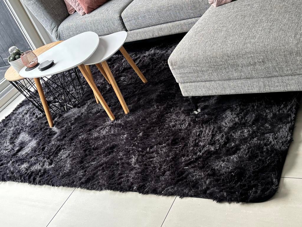 Tapijt zwart, Huis en Inrichting, Stoffering | Vloerbedekking, Ophalen of Verzenden, Zo goed als nieuw, Zwart, Tapijt