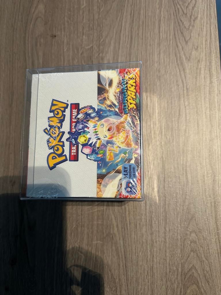 Pokemon boosterbox Surging Sparks, Enlèvement, Neuf, Booster box