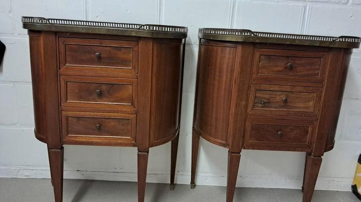 2 tables chevet demi-lune style Louis XVI meuble appoint, Maison & Meubles, Chambre à coucher | Tables de chevet, Enlèvement