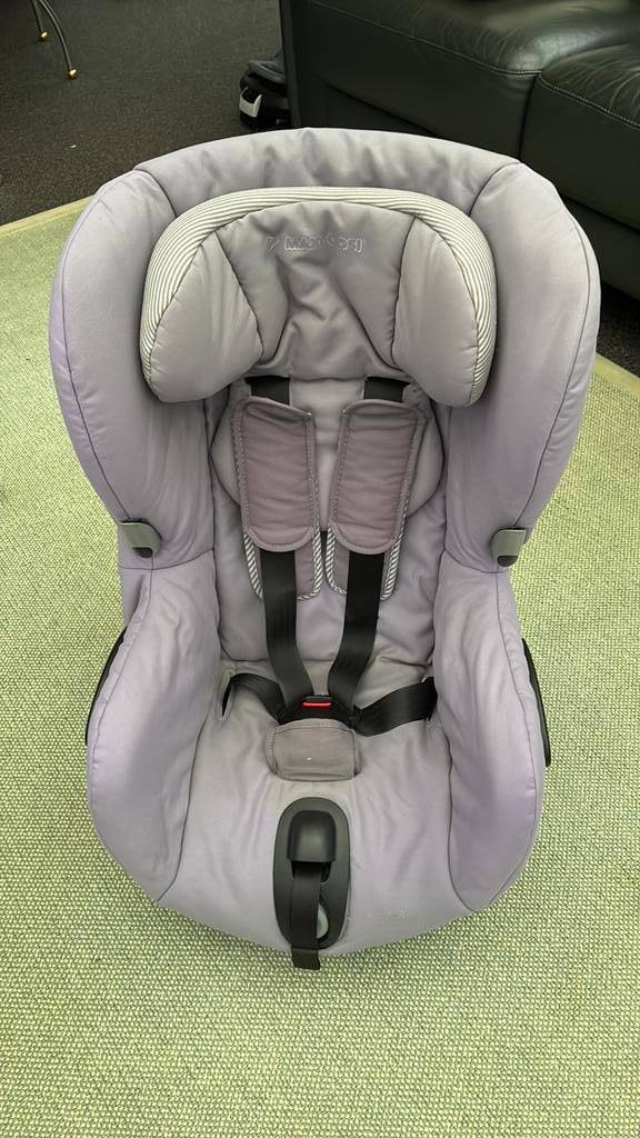 Autostoel maxicosi paarse kleur, Kinderen en Baby's, Autostoeltjes, Gebruikt, Maxi-Cosi, 9 t/m 18 kg, Autogordel, Zijbescherming