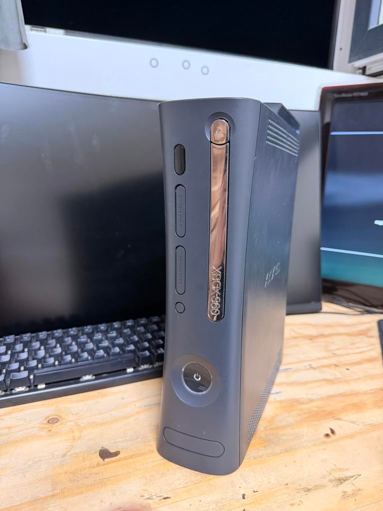 Xbox 360 werkt probleem,loosalleen de cd werkt niet altijd., Games en Spelcomputers, Spelcomputers | Xbox 360, Ophalen, Zo goed als nieuw