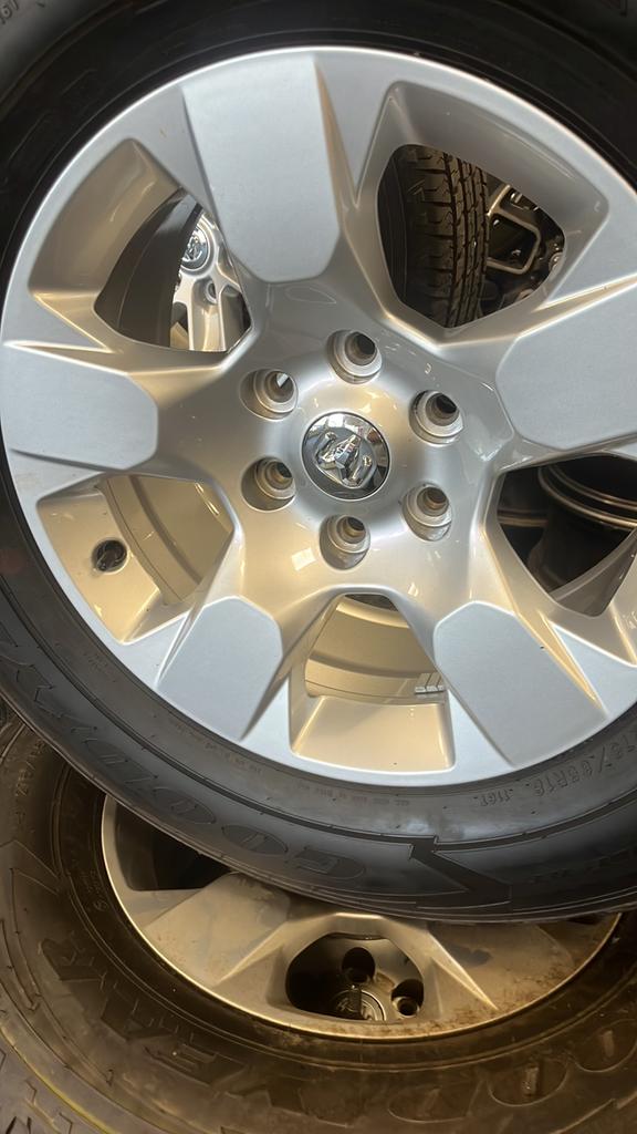 Jantes Zgan 18 pouces 6x139.7 Dodge Ram 1500, pneus Ram1500, Autos : Pièces & Accessoires, Neuf, Pneus et Jantes, 4 Saisons, Enlèvement ou Envoi