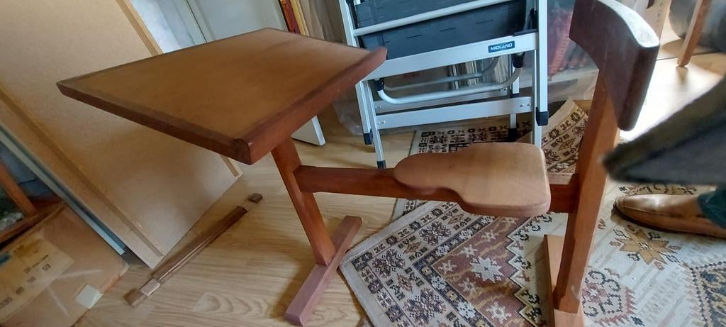 Petit bureau artisanal pour enfants, Enlèvement