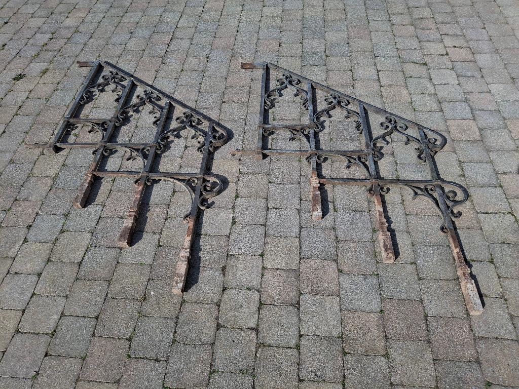 zeer oude trapleuningen, Ophalen