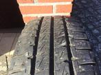 1 band Michelin Agilis 215/70R15 CP, Ophalen, 15 inch, All Season, Band(en)