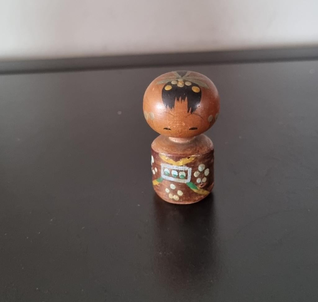 Cher Sosaku Bobblehead Kokeshi, Envoi