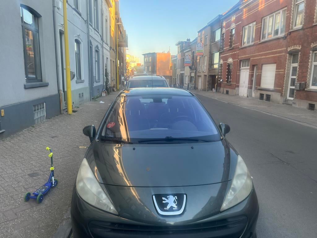 Peugeot 207 à vendre – 700€ – À saisir rapidement, Stof, Zwart, 700 kg, 5 deurs