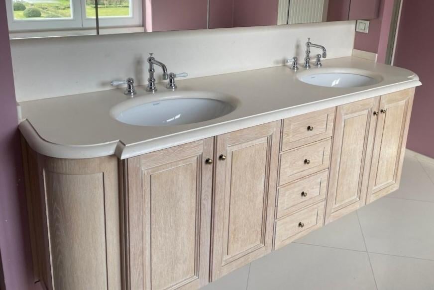 Meuble de salle de bain château