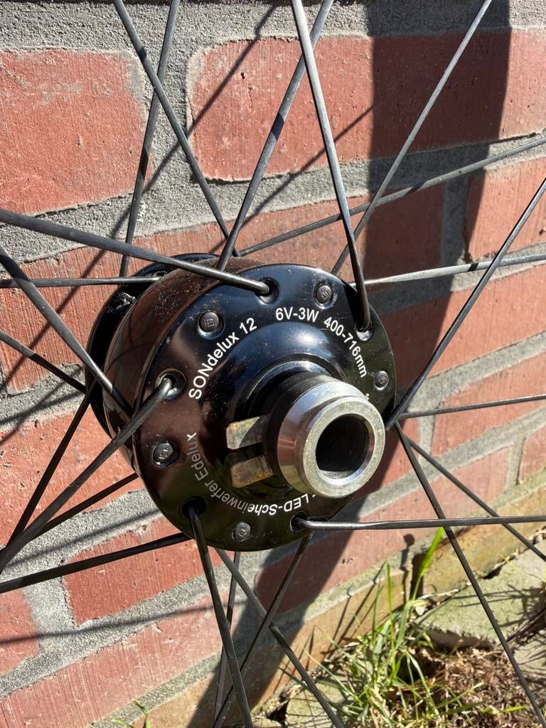 Son delux naafdynamo in carbon voorwiel, Ophalen, Zo goed als nieuw