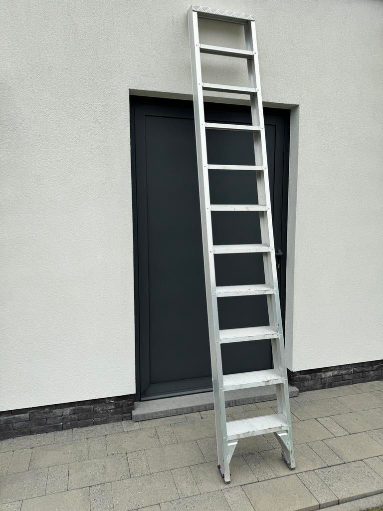 Ladder solide, Ophalen, Zo goed als nieuw, Ladder