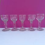 5 antieke borrelglaasjes op voet., Huis en Inrichting, Keuken | Servies, Ophalen of Verzenden, Zo goed als nieuw, Glas, Glas of Glazen