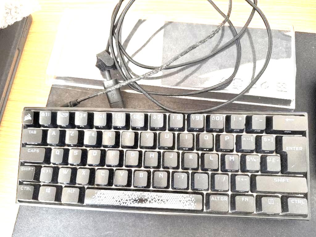 Corsair K65 RGB mini MX Red (Azerty, BE) Zwart toetsenbord, Computers en Software, Ophalen, Gaming toetsenbord, Azerty, Zo goed als nieuw