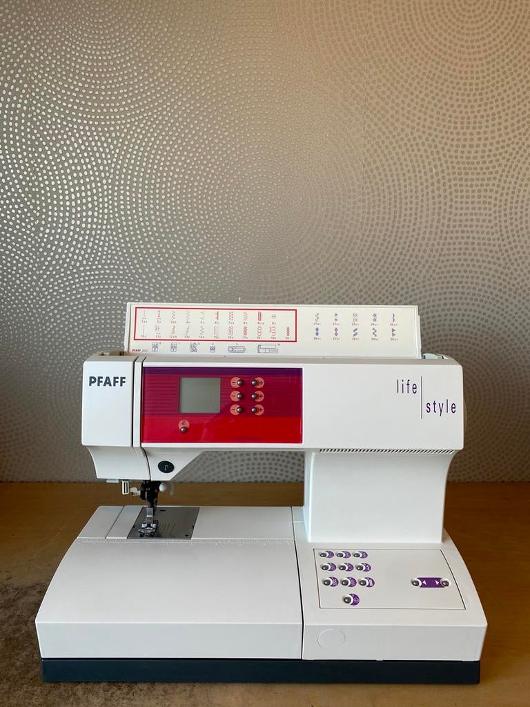 NAAIMACHINE PFAFF 2022 MET IDT DUBBEL STOFTRANSPORT, Hobby en Vrije tijd, Naaimachines en Toebehoren, Gebruikt, Naaimachine, Pfaff