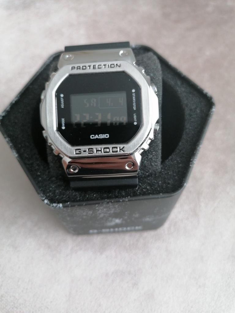 Casio G-shock numérique, Bijoux, Sacs & Beauté, Neuf, Étanche, Argent, Enlèvement ou Envoi