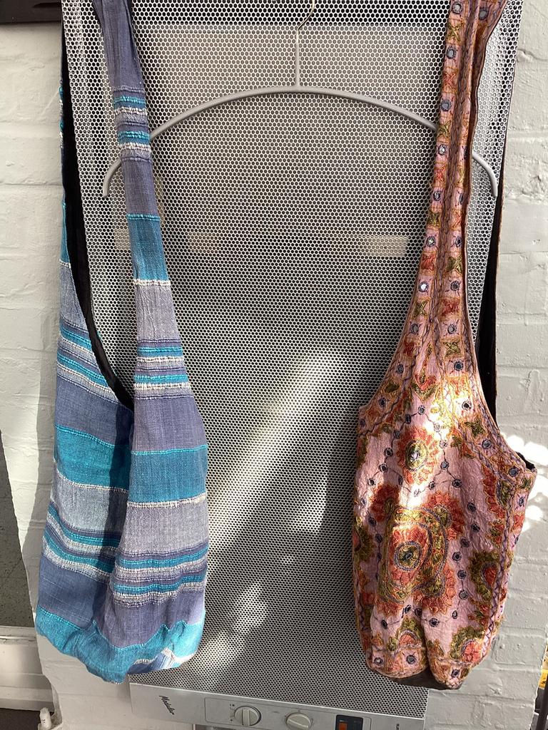 2 stoffen schoudertassen, Ophalen of Verzenden, Gebruikt