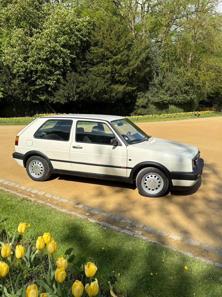 VW Golf GTI 1991, Autos, Volkswagen, Particulier, Golf, Essence, Hatchback, 3 portes, Boîte manuelle, Blanc, Gris, Tissu, Traction avant