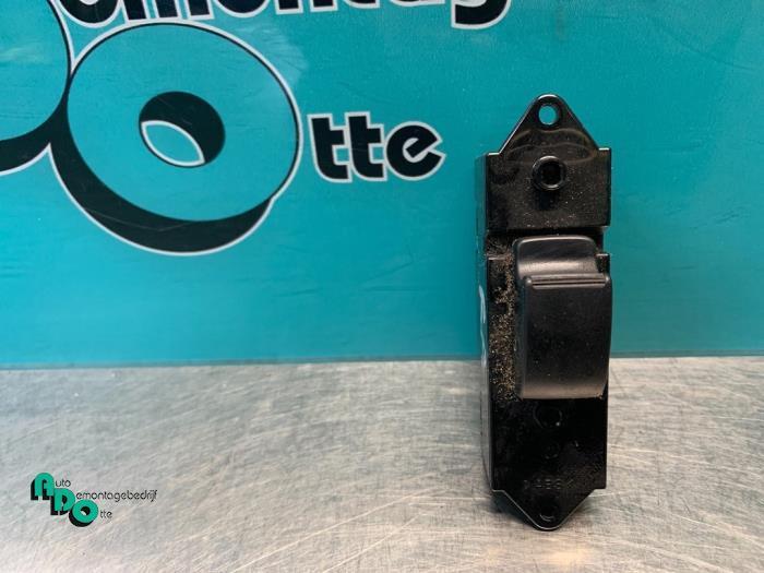 Elektrisch Raam Schakelaar van een Mitsubishi Lancer (Lancer, Auto-onderdelen, Dashboard en Schakelaars, Mitsubishi, Gebruikt