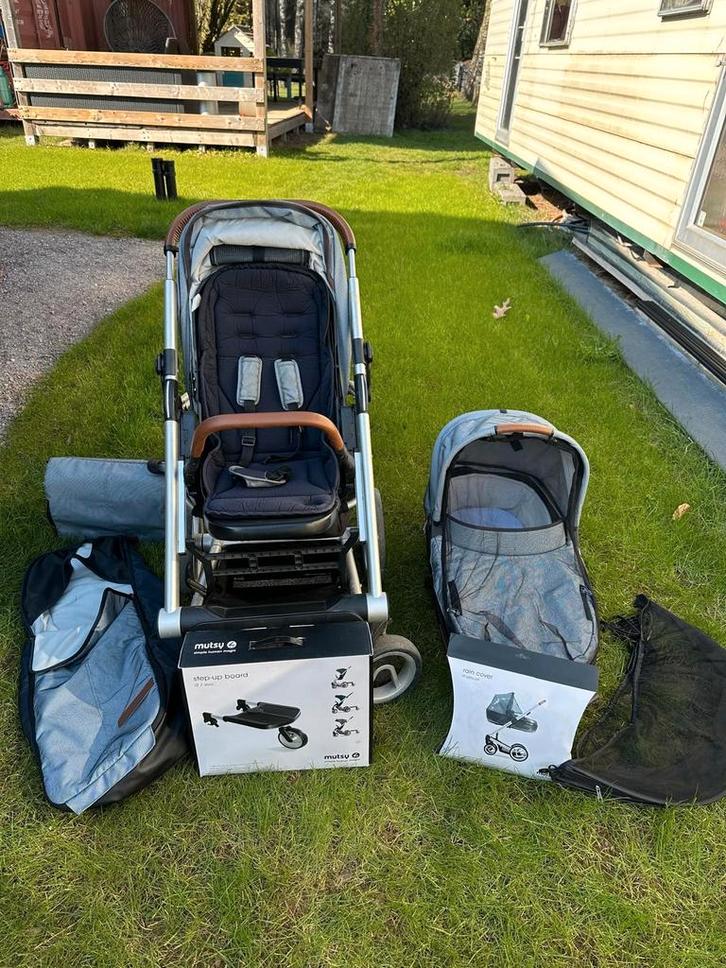 Complete Mutsy kinderwagen set + reiswieg + accessoires, Kinderen en Baby's, Kinderwagens en Combinaties, Gebruikt, Kinderwagen