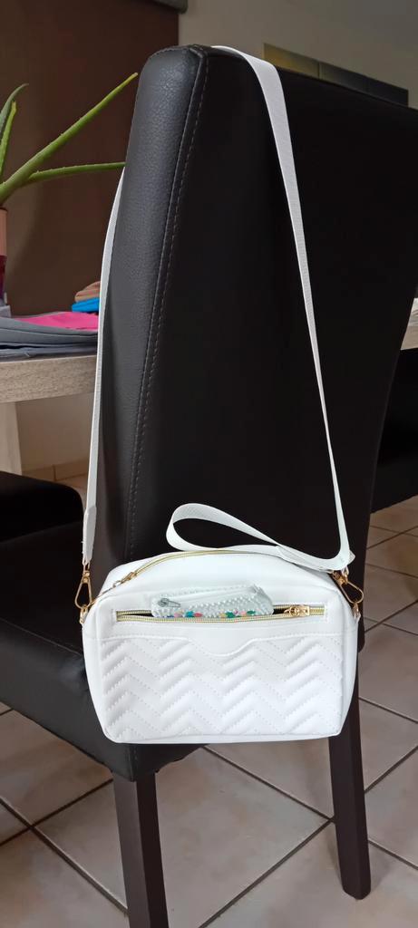 Petit sac à main blanc à bandoulière, Bijoux, Sacs & Beauté, Sacs | Sacs Femme, Neuf, Sac à main, Blanc, Enlèvement ou Envoi