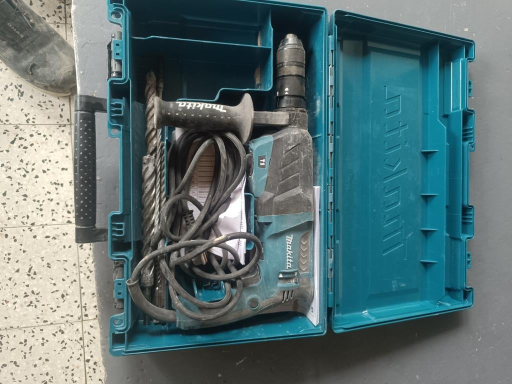 Foreuse filaire makita, Bricolage & Construction, Outillage | Foreuses, 400 à 600 watts, Comme neuf, Enlèvement, Mécanisme de percussion