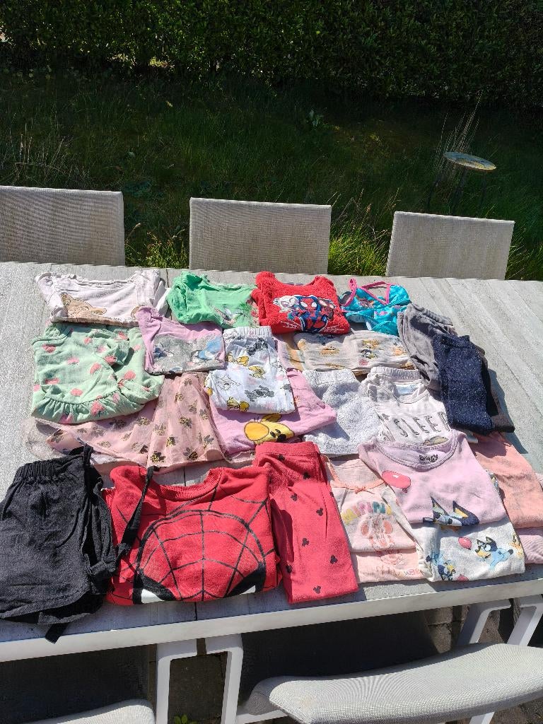 Paquet de vêtements filles taille 104 et 110 - 3 à 5 ans, Enfants & Bébés, Enlèvement ou Envoi, Utilisé, Taille 104