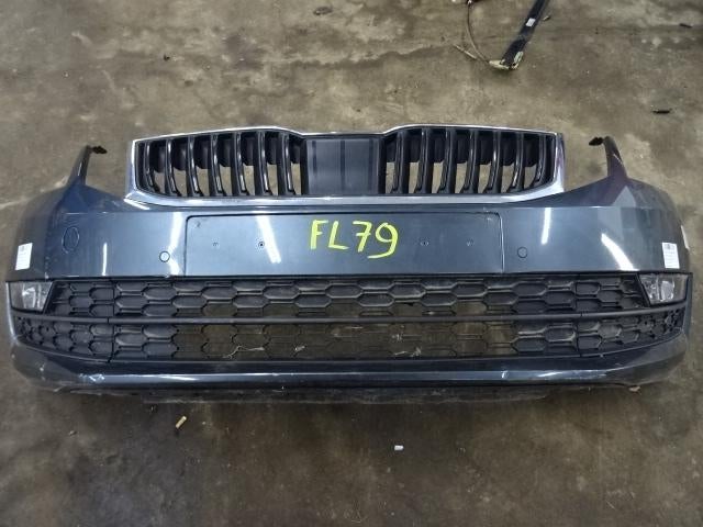 PARE-CHOCS AVANT Skoda Octavia Combi (5EAC), Autos : Pièces & Accessoires, Pare-chocs, Mevr. I. Hauben, Utilisé, Skoda