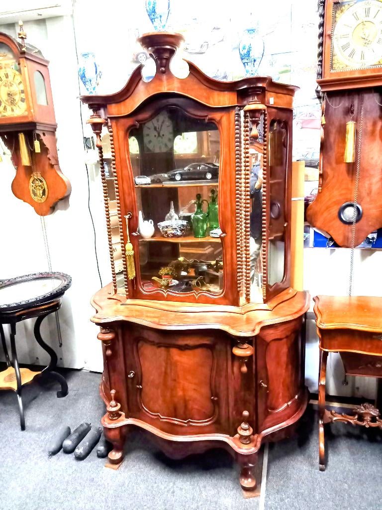 wegens verbouwing plaats gebrek div. huis raad, Ophalen