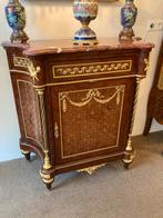 Prachtige marqueterie kast vol met brons, Enlèvement