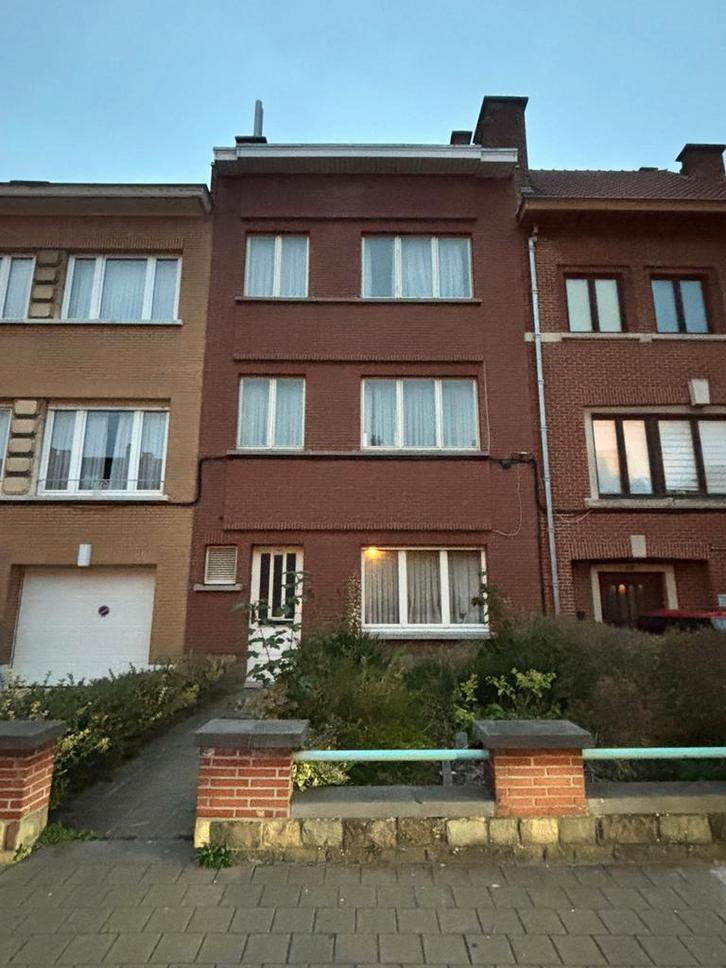 maison avec jardin ,cave e grenier, Immo, Huizen en Appartementen te koop, Brussel, tot 200 m², Tussenwoning