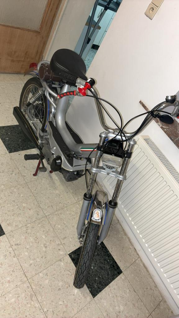 Ancienne Mobylette avec papier de datation, Fietsen en Brommers, Brommers | Tomos, Gebruikt, Standard, Klasse B (45 km/u), Ophalen of Verzenden