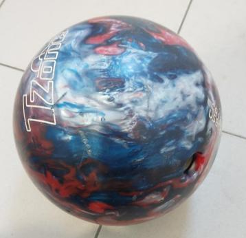 Boule de bowling beschikbaar voor biedingen
