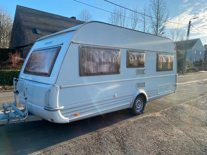 Caravane Vivaldi, Caravanes & Camping, Caravanes, Particulier, jusqu'à 4, 1250 - 1500 kg, Banquette en rond, Tabbert, Grand lit