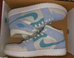 Air Jordan 1 Mid Mixed Textures Blue, Ophalen of Verzenden, Nieuw, Schoenen